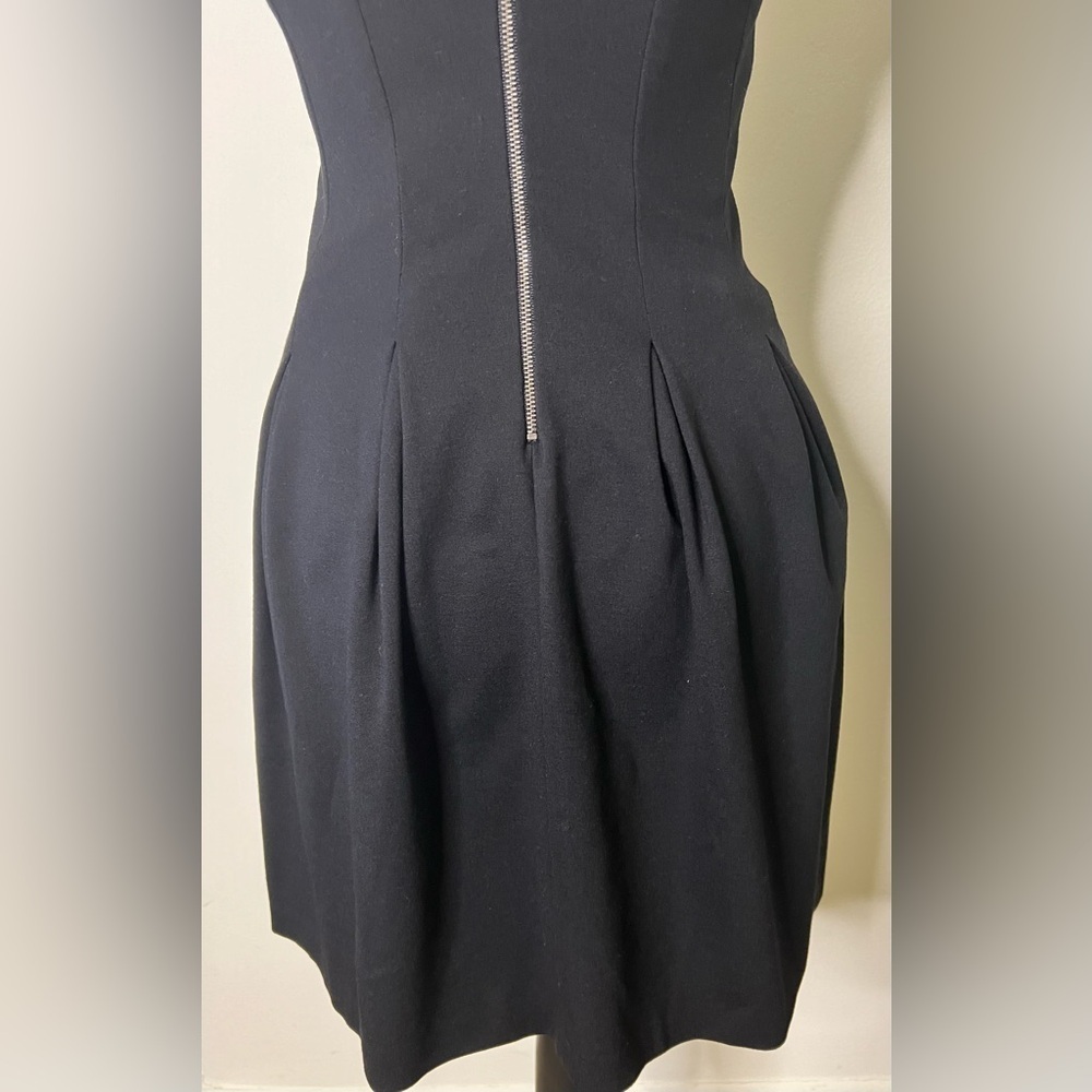 Banana Republic black Mesh Ponte fit and flare sleeveless pleated dress small - Picture 8 of 9
